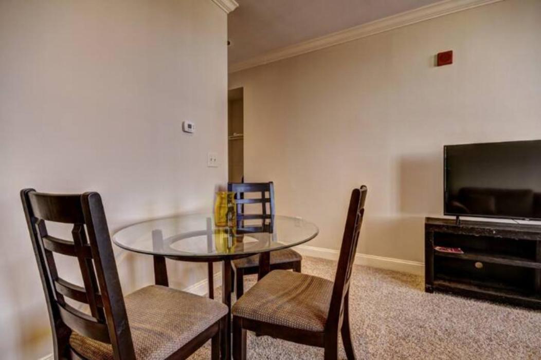 Chase Penthouse At 39 West Baltimore Inner Harbor Convention Center Free Indoor Parking One And Two Bedrooms 外观 照片