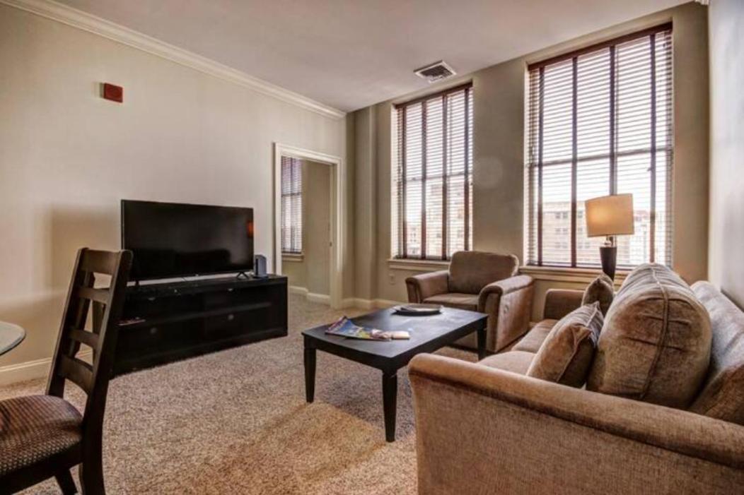 Chase Penthouse At 39 West Baltimore Inner Harbor Convention Center Free Indoor Parking One And Two Bedrooms 外观 照片